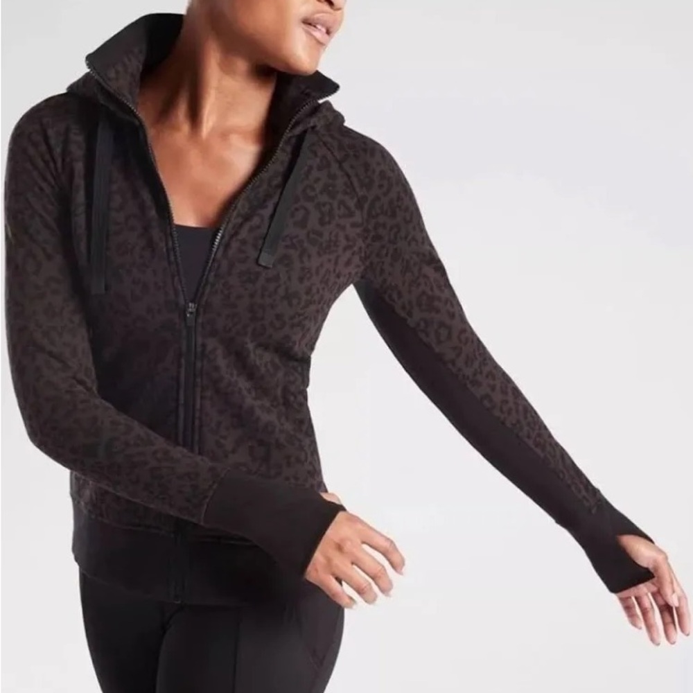 Athleta Cheetah/Leopard Print Zip-Up Triumph Hoodie | Black | XXS